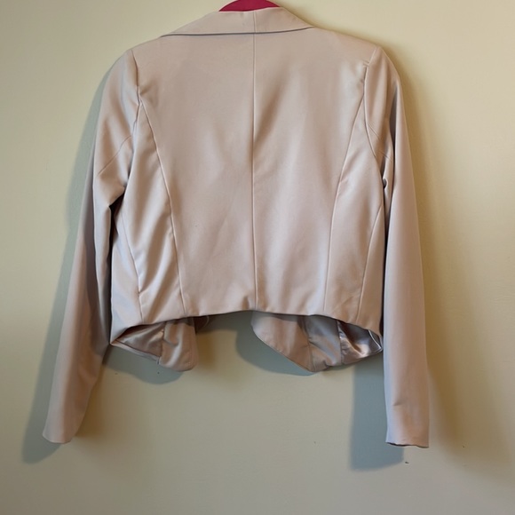 Blazer - Picture 2 of 2